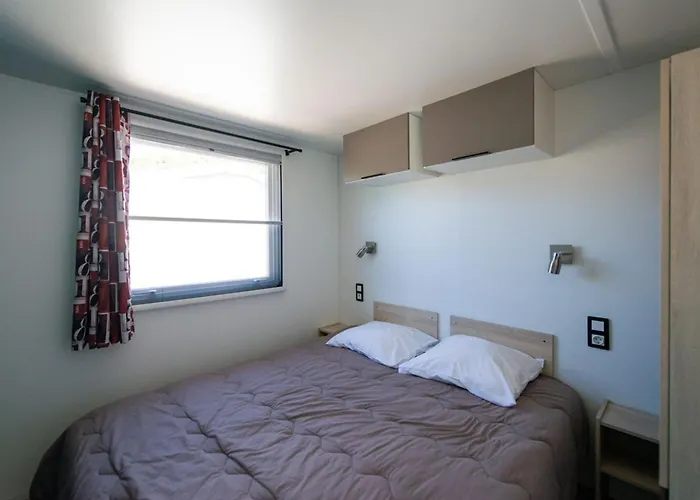 Kemping Mobil-home Confortable Avec Terrasse Pour 5 Personnes - Api-1-52-916 Saint-Rome-de-Tarn