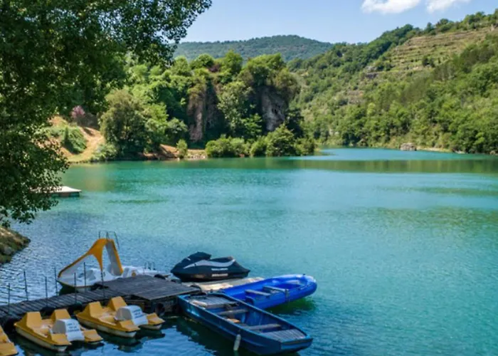 Mobil-home Confortable Avec Terrasse Pour 5 Personnes - Api-1-52-916 Kemping